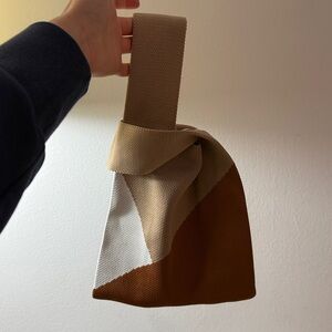 NWOT Colorblock Knit Tote Bag in Beige, White & Brown
